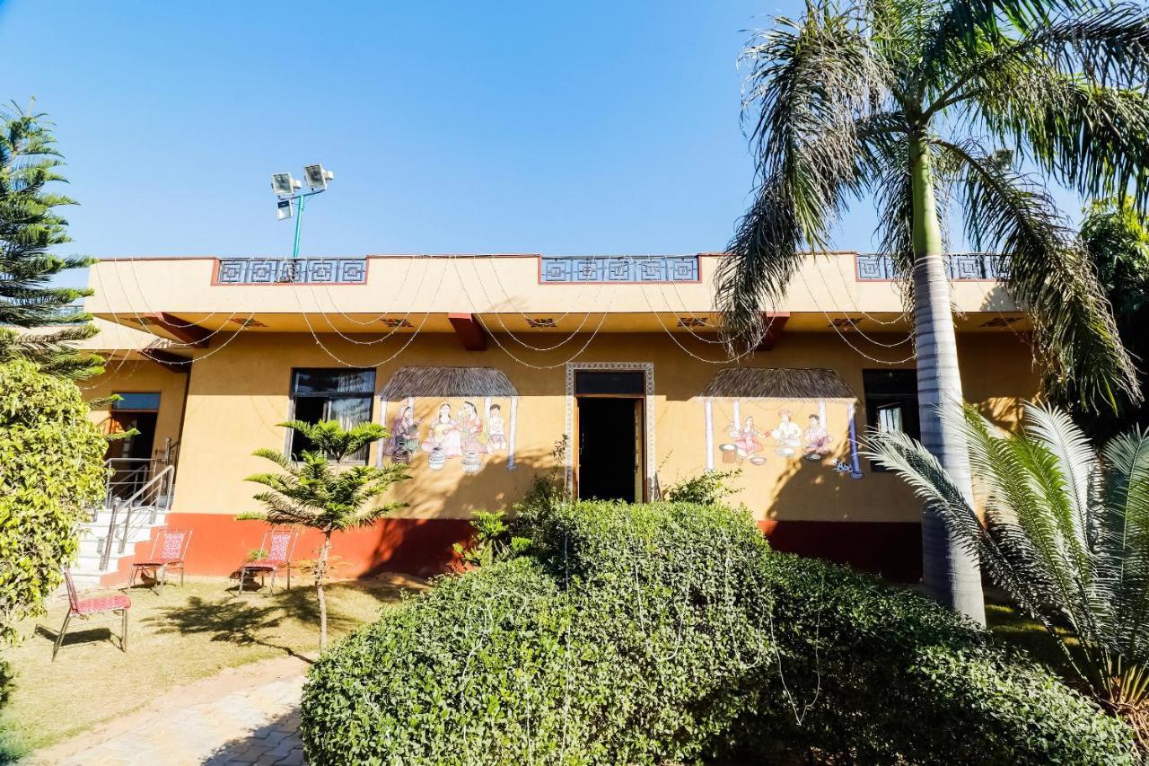 Spot On 68319 Hotel Nakhralo Rajasthan Resort Джайпур Екстериор снимка