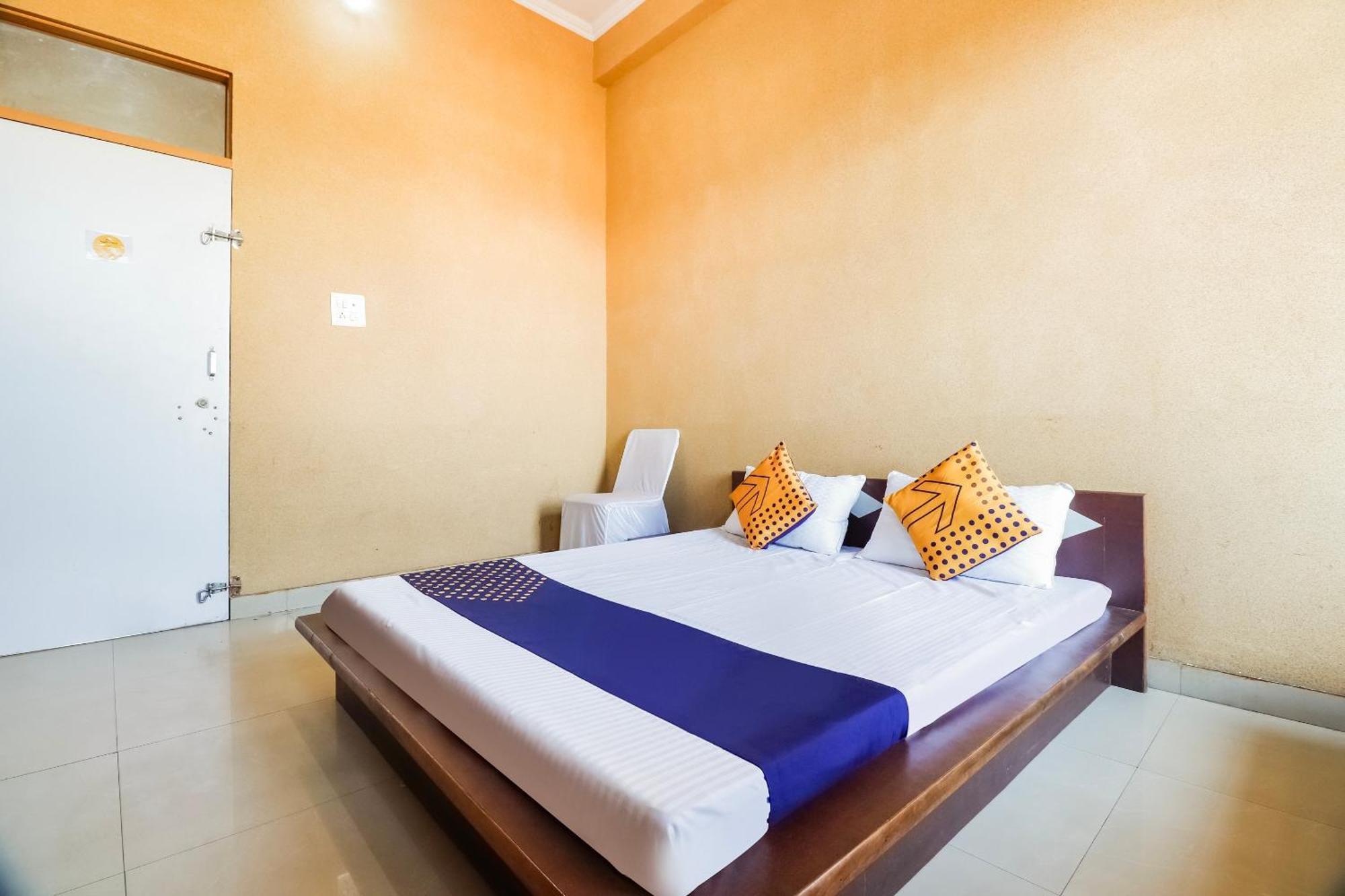 Spot On 68319 Hotel Nakhralo Rajasthan Resort Джайпур Екстериор снимка