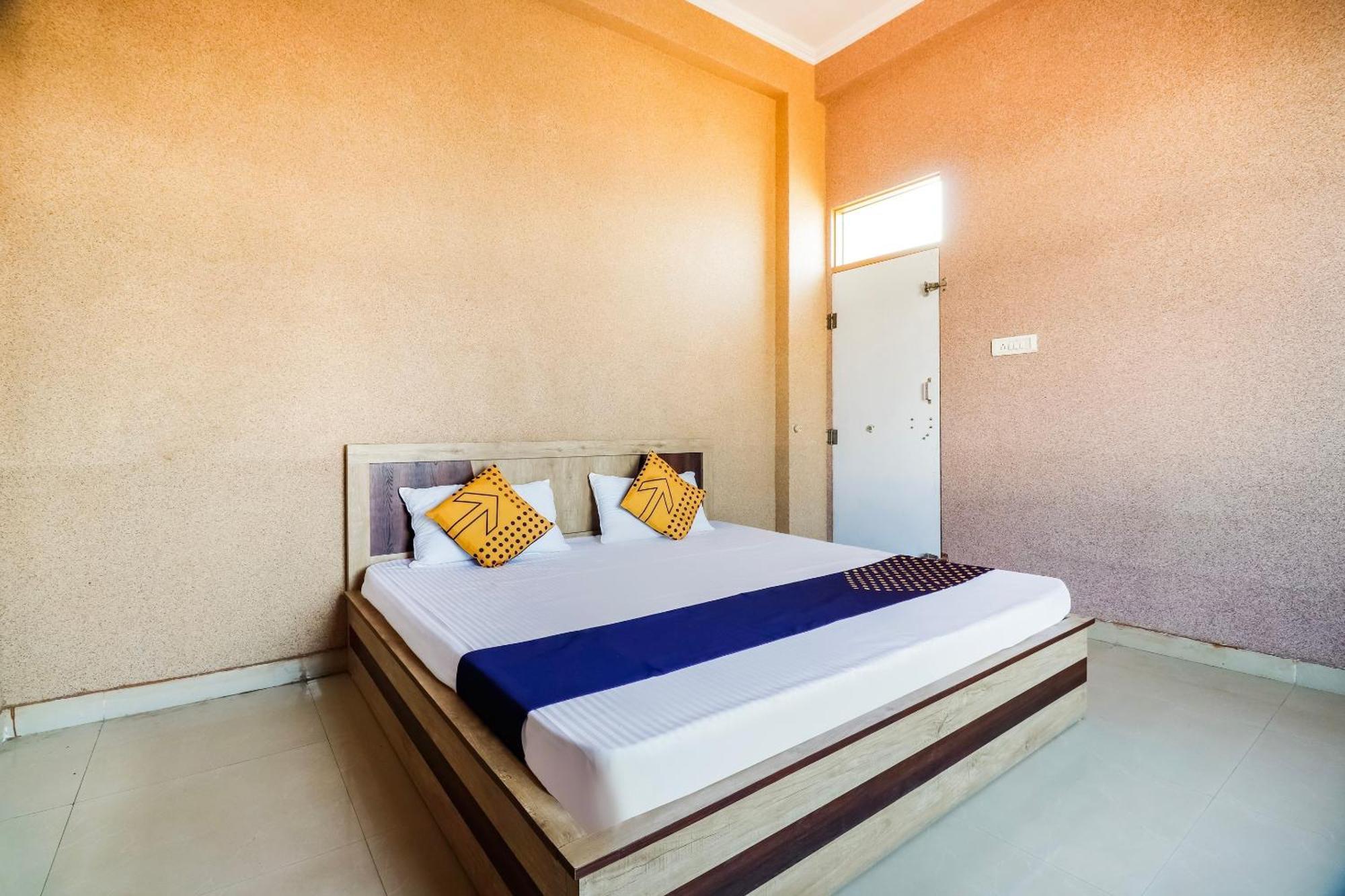Spot On 68319 Hotel Nakhralo Rajasthan Resort Джайпур Екстериор снимка