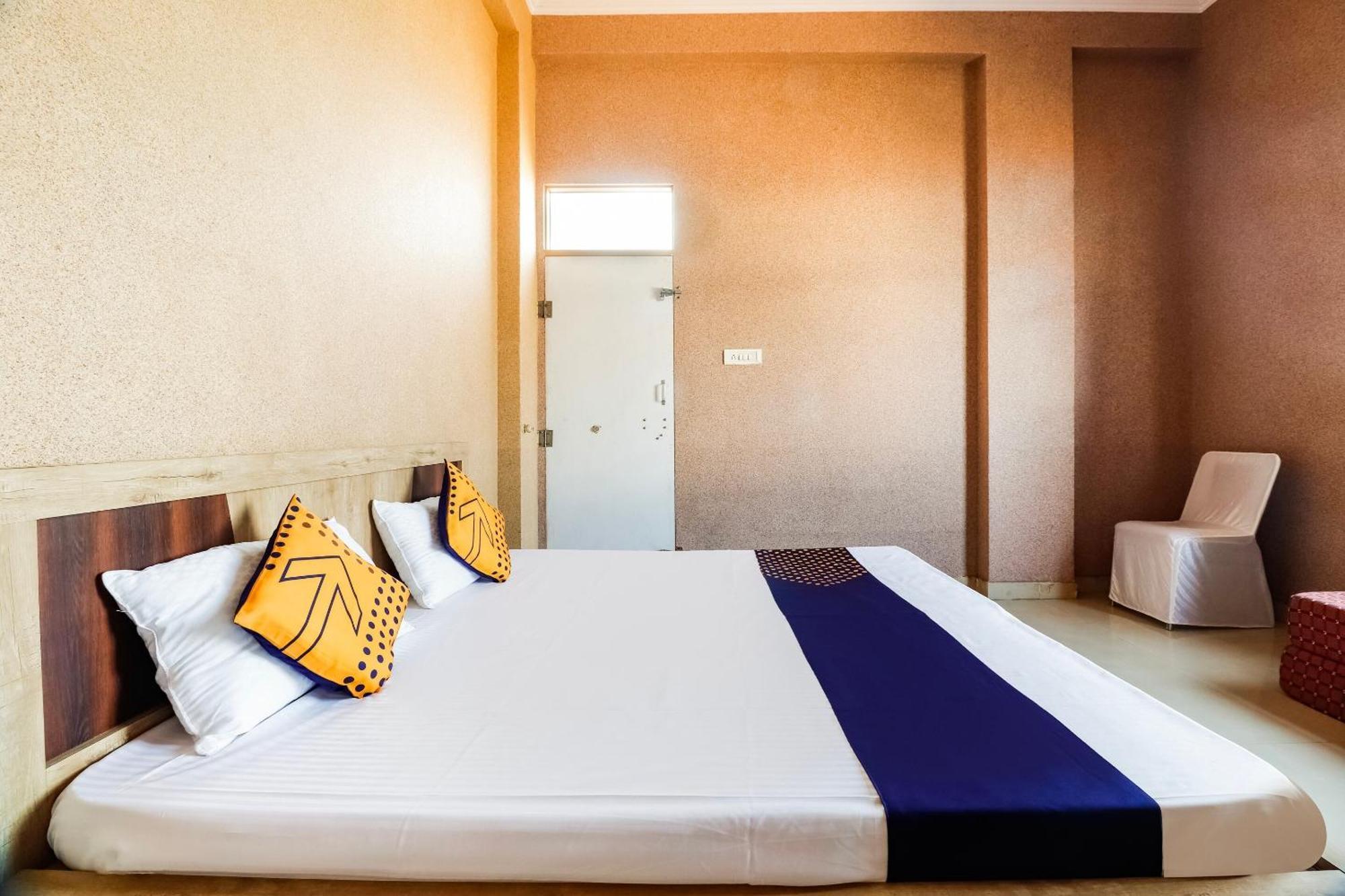 Spot On 68319 Hotel Nakhralo Rajasthan Resort Джайпур Екстериор снимка
